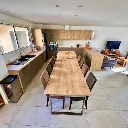 Cannes, A 500 M, Maison Rare Βίλα