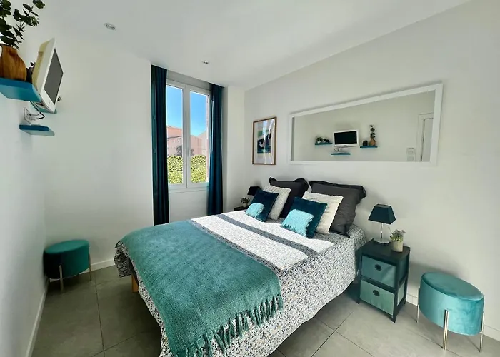 Cannes, A 500 M, Maison Rare *