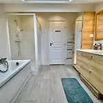 Cannes, A 500 M, Maison Rare