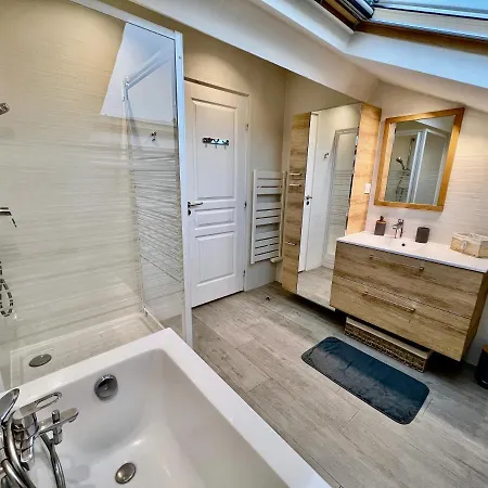 Cannes, A 500 M, Maison Rare