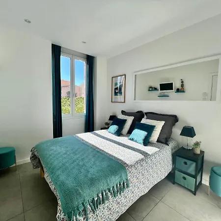 Cannes, A 500 M, Maison Rare *