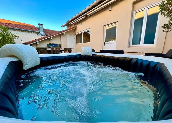 فيلة Cannes, A 500 M, Maison Rare كان