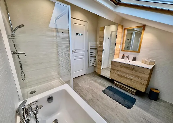 Cannes, A 500 M, Maison Rare