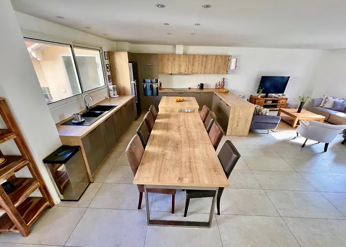 Cannes, A 500 M, Maison Rare וילה